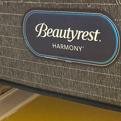 MINT Beautyrest "Harmony" queen-size mattress