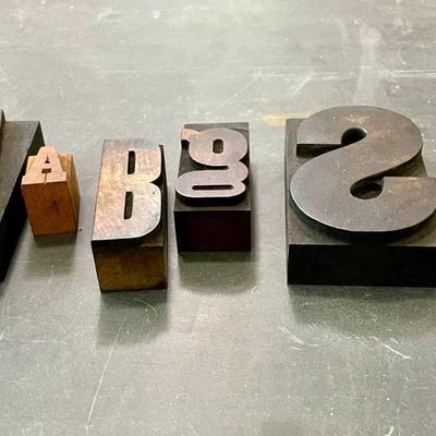 Mixed lot of vintage typesetting letters