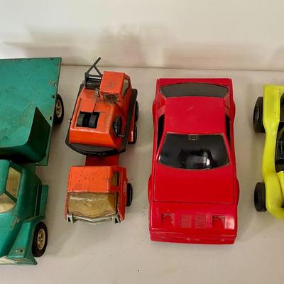 Mixed 4-piece lot of vintage toy cars