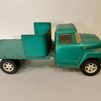 Mixed 4-piece lot of vintage toy cars