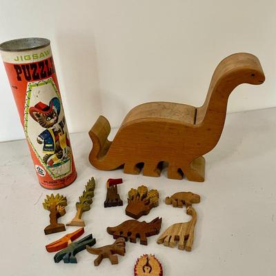 Mixed lot of vintage kid's toys