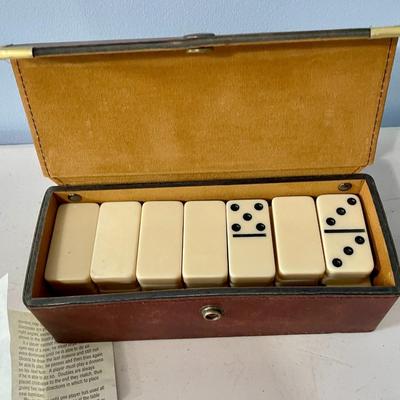Dominoes game