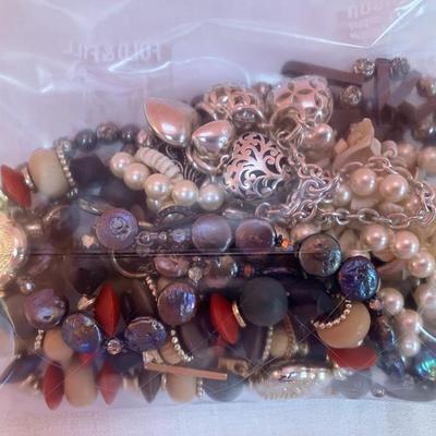 Sale Photo Thumbnail #412: Lot of costume jewelry necklaces