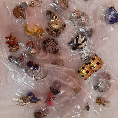 Sale Photo Thumbnail #416: Lot of costume jewelry earrings