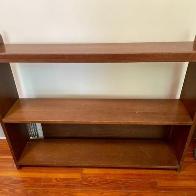 Three-shelf open bookcase