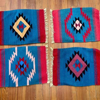 Lot of 4 woven place mats