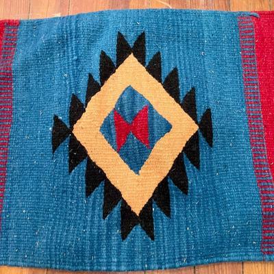 Lot of 4 woven place mats
