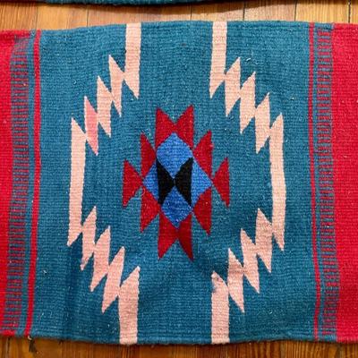 Lot of 4 woven place mats