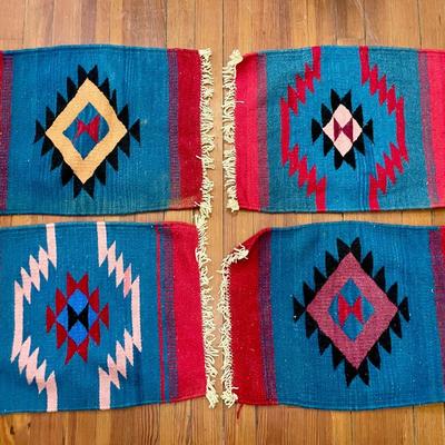 Lot of 4 woven place mats