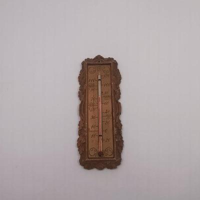 Hanging thermometer