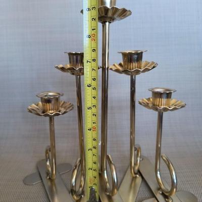 Folding metal candleholder