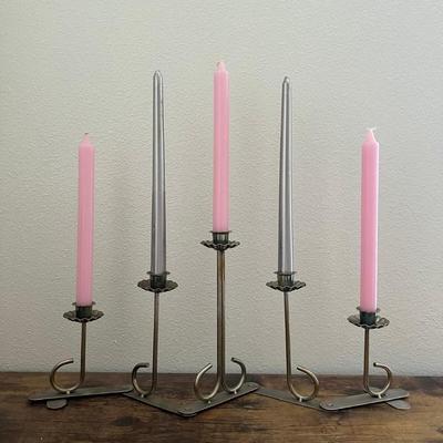 Folding metal candleholder