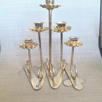 Folding metal candleholder