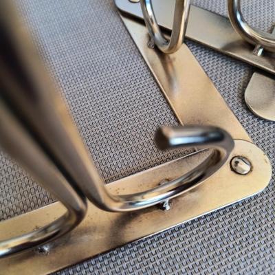 Folding metal candleholder
