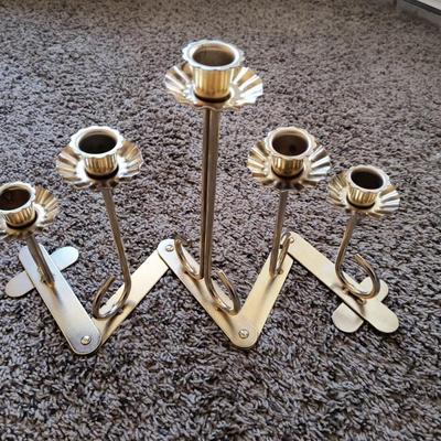 Folding metal candleholder