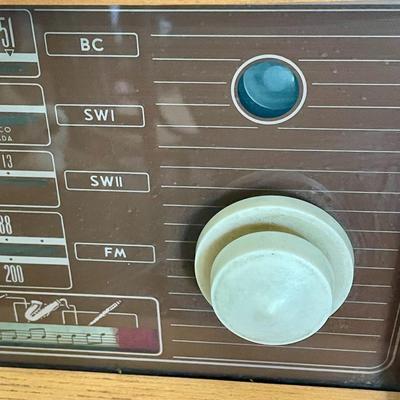 Vintage Grundig 3095 Majestic tube radio