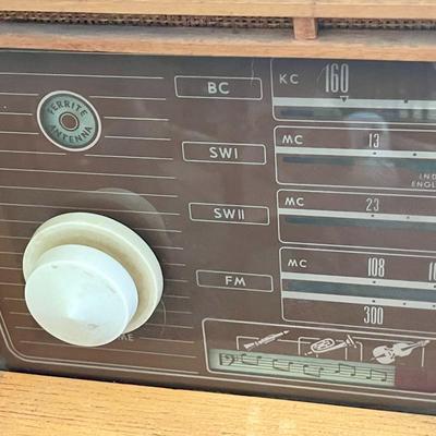 Vintage Grundig 3095 Majestic tube radio