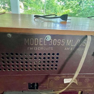 Vintage Grundig 3095 Majestic tube radio