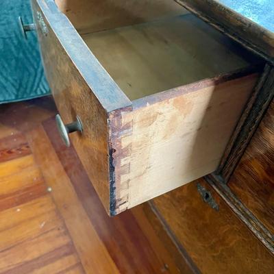 Vintage tiger oak 3-drawer dresser on casters