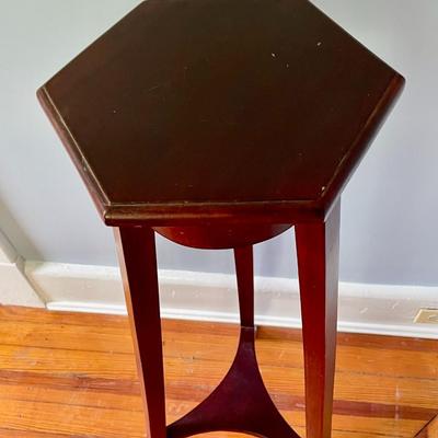 Capa 3-leg plant stand