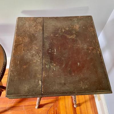 Pair of vintage plant stands/accent tables
