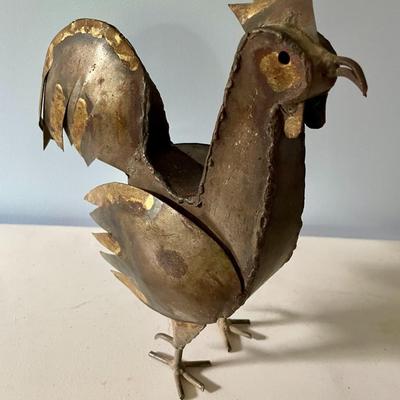 Pair of metal roosters