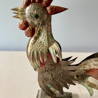 Pair of metal roosters