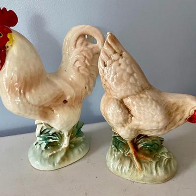 2 pair of vintage Norcrest ceramic white roosters & hens
