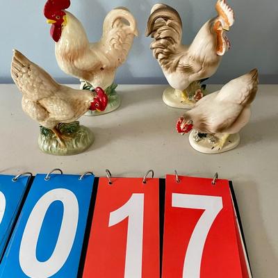 2 pair of vintage Norcrest ceramic white roosters & hens