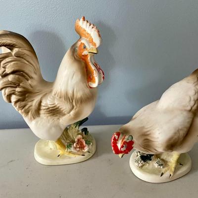 2 pair of vintage Norcrest ceramic white roosters & hens