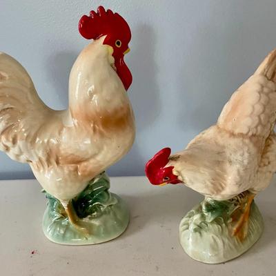 2 pair of vintage Norcrest ceramic white roosters & hens