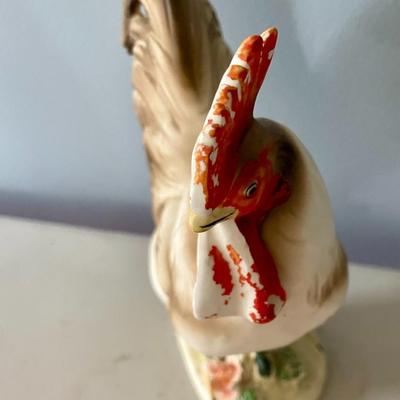 2 pair of vintage Norcrest ceramic white roosters & hens