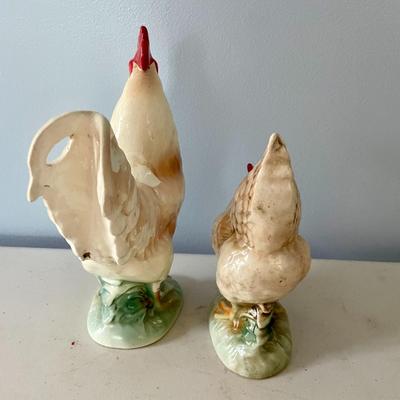 2 pair of vintage Norcrest ceramic white roosters & hens