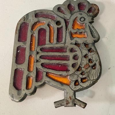 Mixed lot of roosters