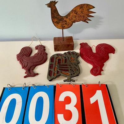 Mixed lot of roosters