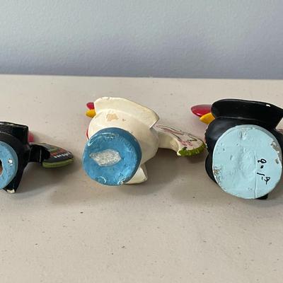Trio of vintage ceramic Barcelos painted roosters