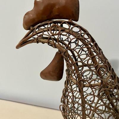 Metal rooster hinged basket