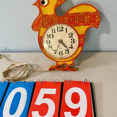 Vintage Spartus rooster electric wall clock