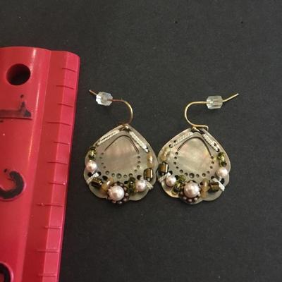 Beautiful handcrafted shell and genuine pearl earrings very beautiful very nice