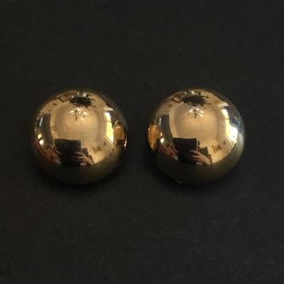 Vintage Coro gold tone clip on earring