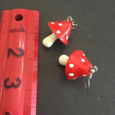 Cute. Vintage mushroom dangle earrings