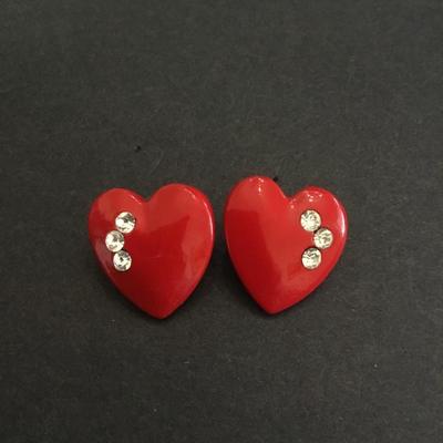 Super cute, metal red enamel heart rhinestone earrings