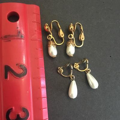 Beautiful faux pearl dangle clip on earrings