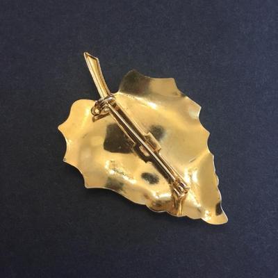 Mid century, gold, toned leaf brooch