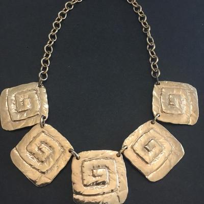 Gorgeous, gold toned, Parklane vintage necklace very beautiful