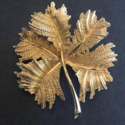Gold tone, leaf brooch, vintage