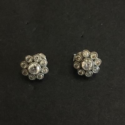 Beautiful, vintage, crystal flower, stud, earrings, silver toned
