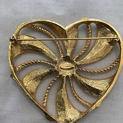 Beautiful, gold tone, vintage Avon brooch