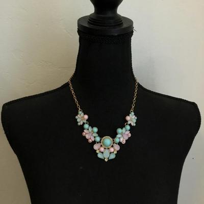 Super cute statement necklace