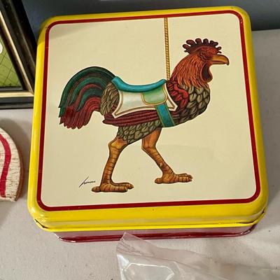 Mixed 11pc lot of roosters